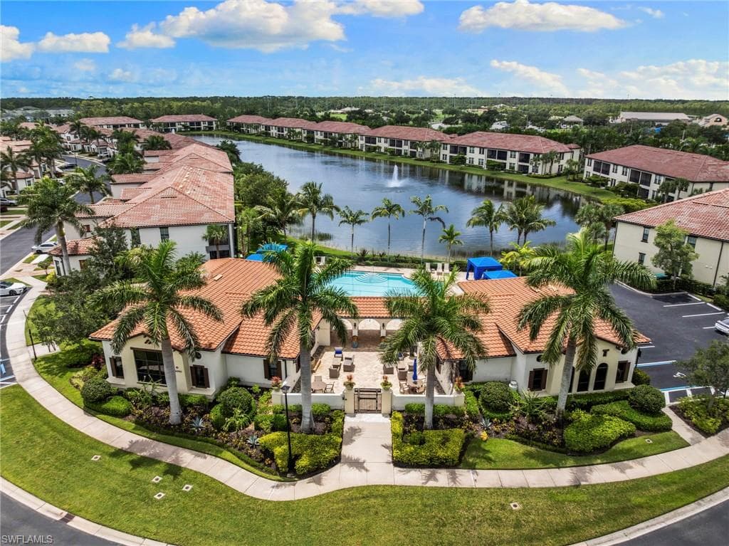 15140 Palmer Lake Cir 201, Naples, FL 34109-28