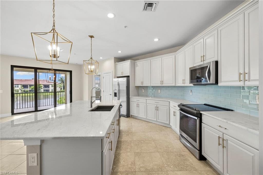 15140 Palmer Lake Cir 201, Naples, FL 34109-5