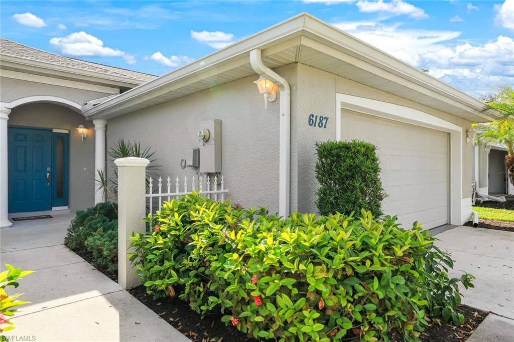 6187 Mandalay Cir 32, Naples, FL 34112-14