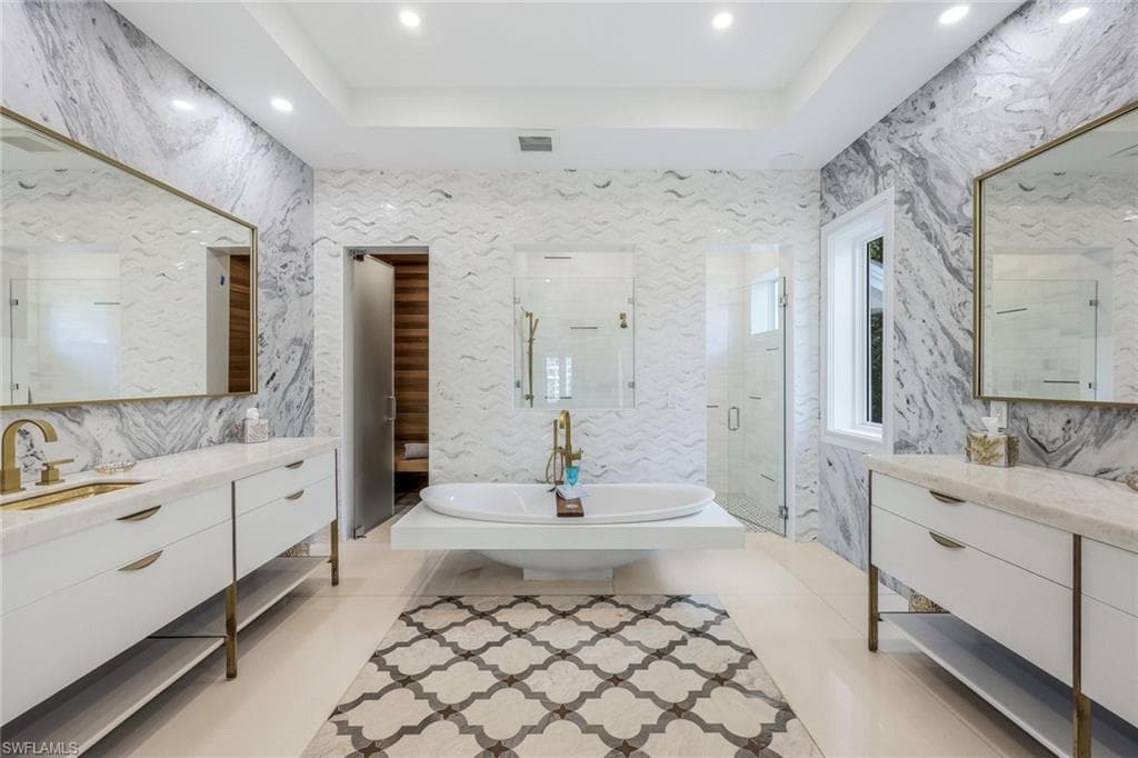 309 Neapolitan Way, Naples, FL 34103-19