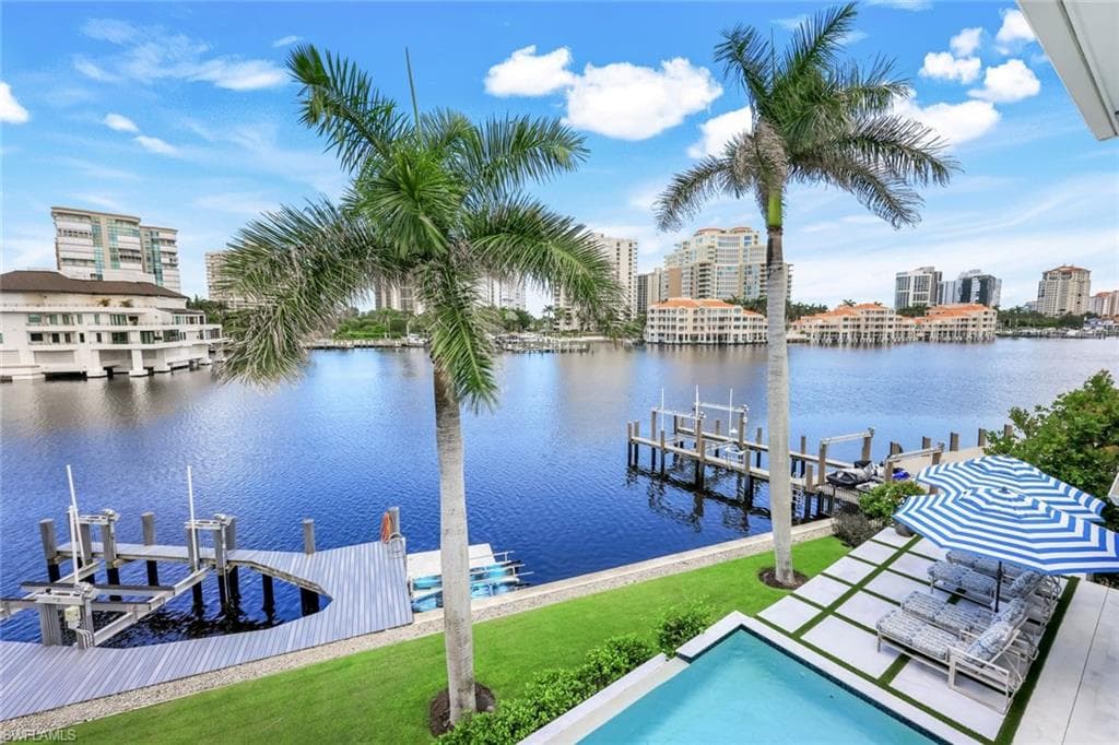 309 Neapolitan Way, Naples, FL 34103-32