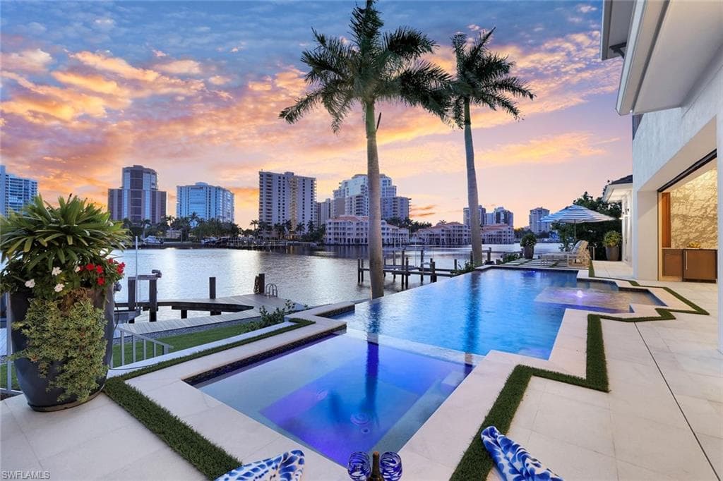 309 Neapolitan Way, Naples, FL 34103-3