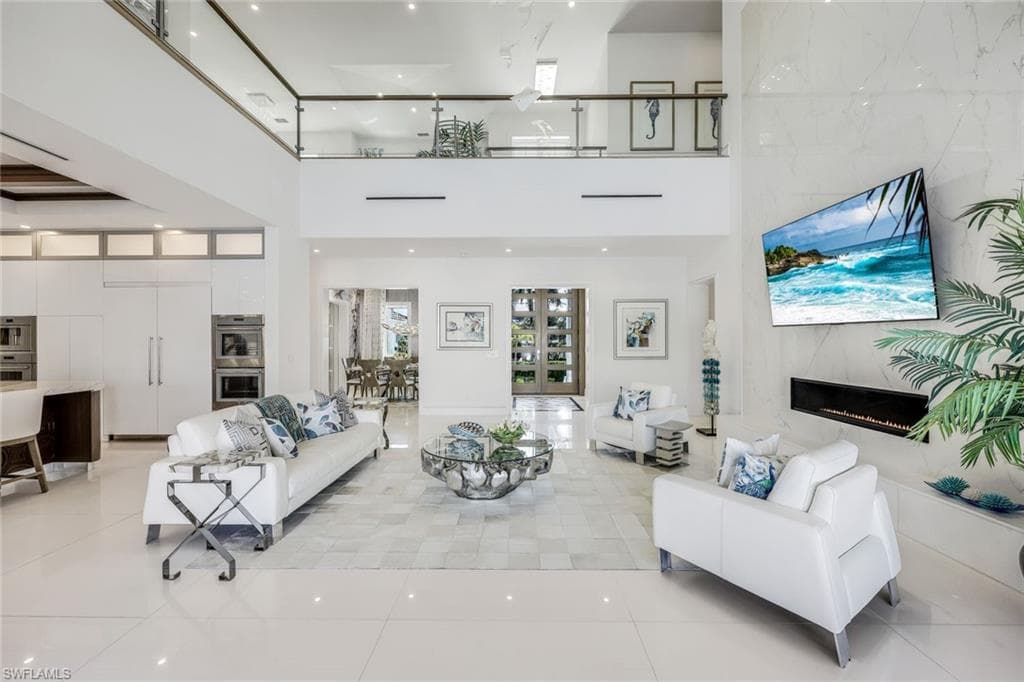 309 Neapolitan Way, Naples, FL 34103-8