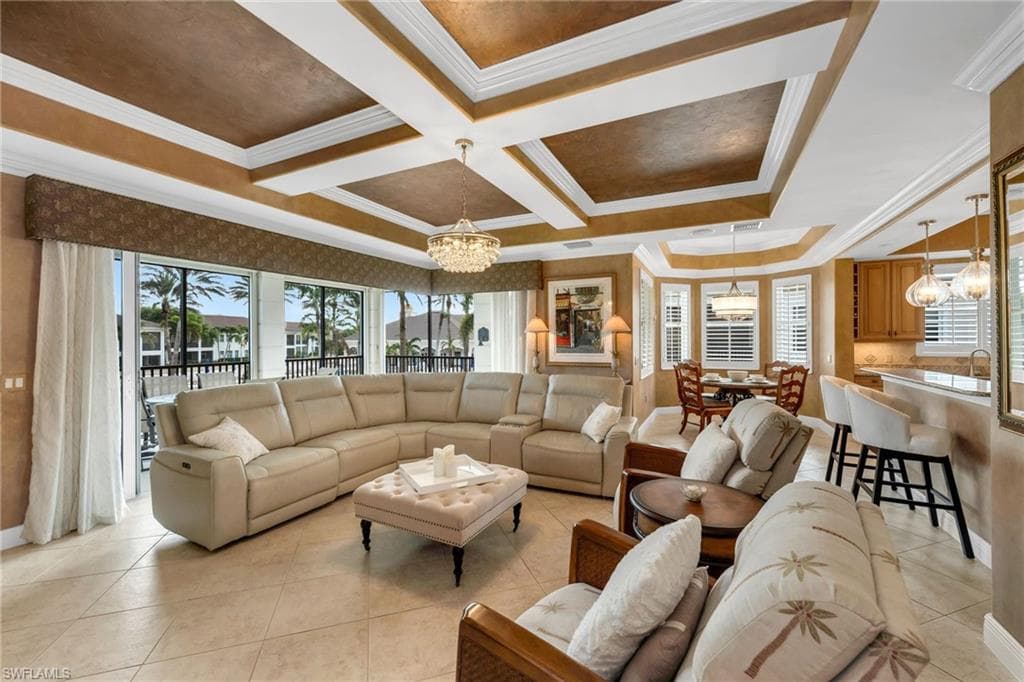 579 Avellino Isles Cir 202, Naples, FL 34119-9