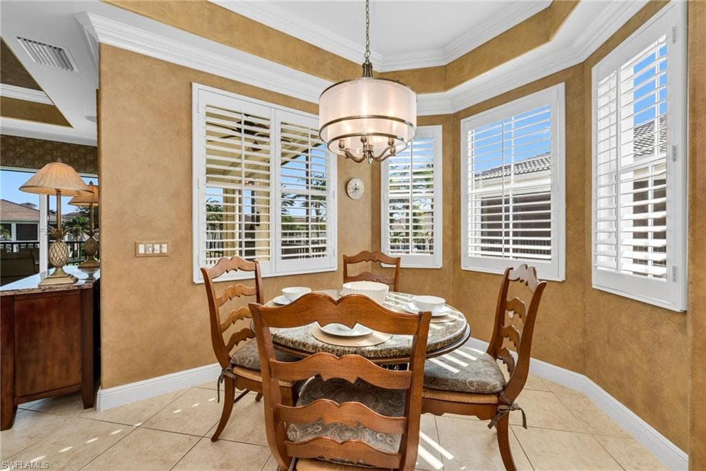 579 Avellino Isles Cir 202, Naples, FL 34119-14