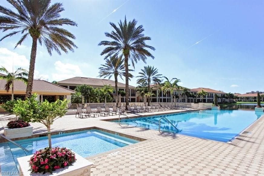 579 Avellino Isles Cir 202, Naples, FL 34119-24