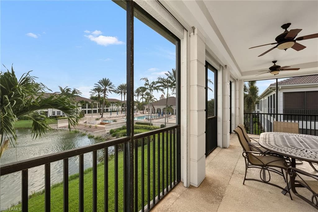 579 Avellino Isles Cir 202, Naples, FL 34119-5