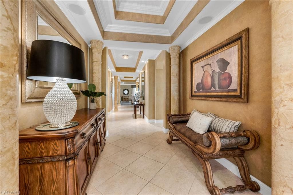 579 Avellino Isles Cir 202, Naples, FL 34119-7