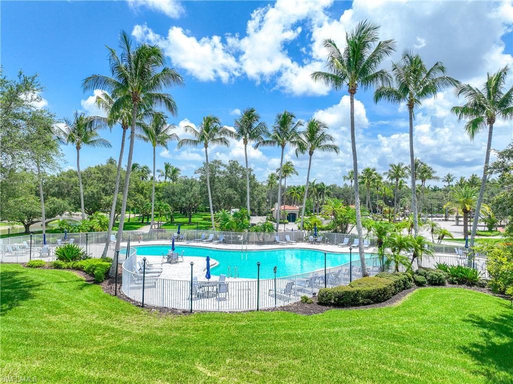 3997 Isla Ciudad Ct, Naples, FL 34109-37
