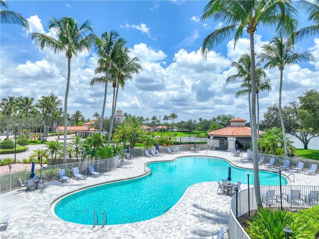 3997 Isla Ciudad Ct, Naples, FL 34109-38