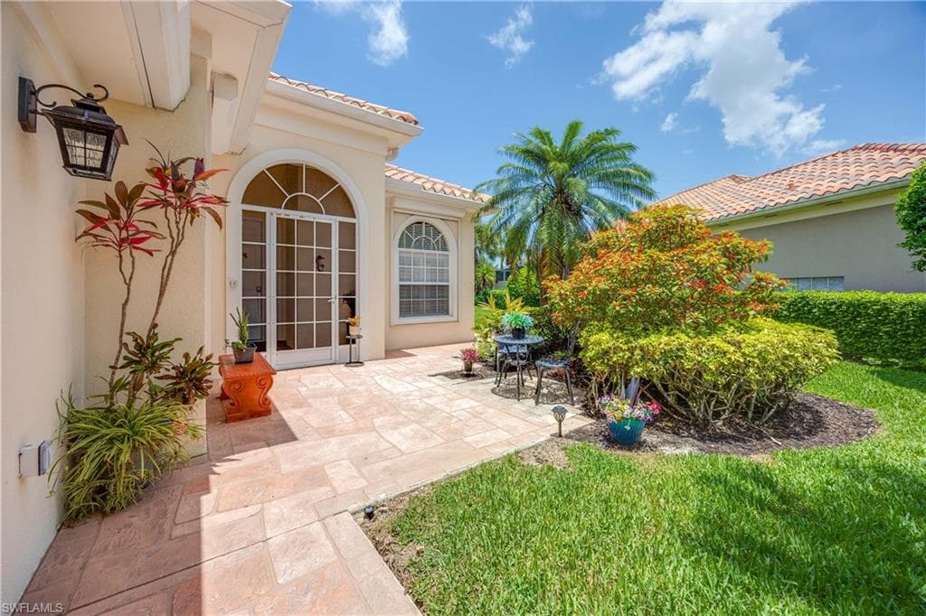 3997 Isla Ciudad Ct, Naples, FL 34109-6