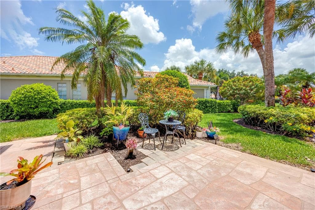3997 Isla Ciudad Ct, Naples, FL 34109-7