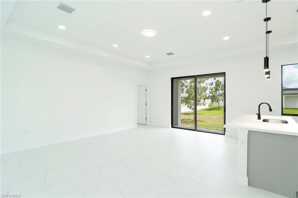 3810 29th St SW, Lehigh Acres, FL 33976-8