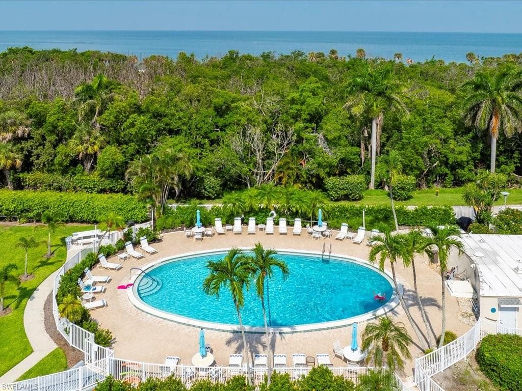 1 Bluebill Ave 302, Naples, FL 34108-12