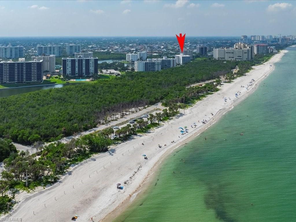 1 Bluebill Ave 302, Naples, FL 34108-18