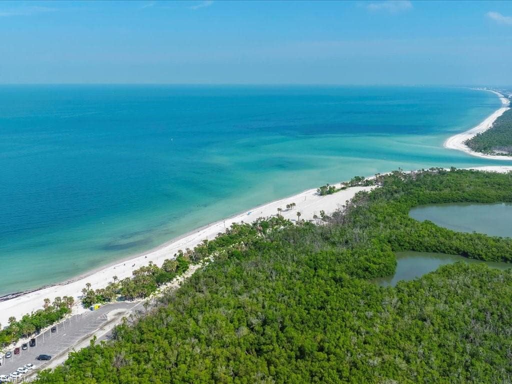 1 Bluebill Ave 302, Naples, FL 34108-19