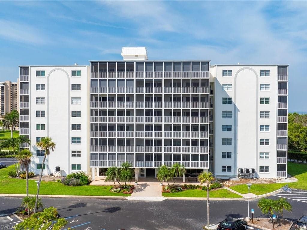 1 Bluebill Ave 302, Naples, FL 34108-21