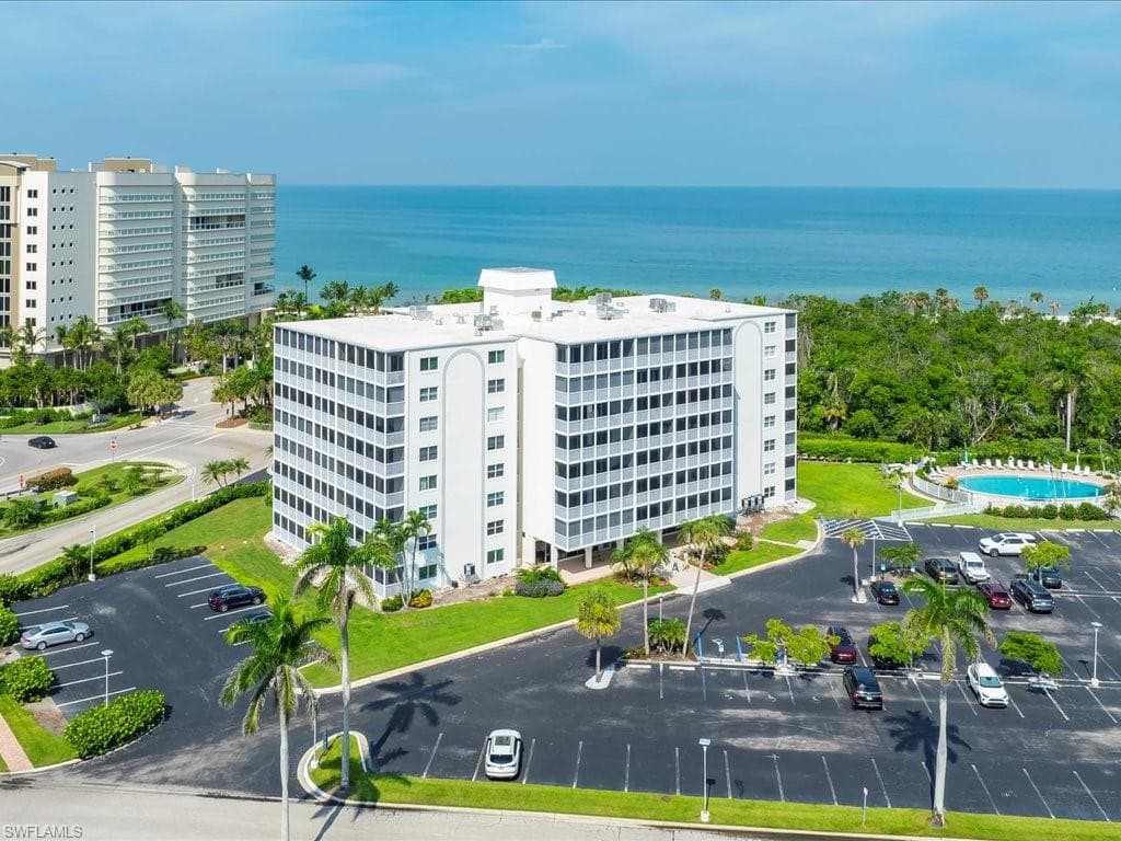 1 Bluebill Ave 302, Naples, FL 34108-1