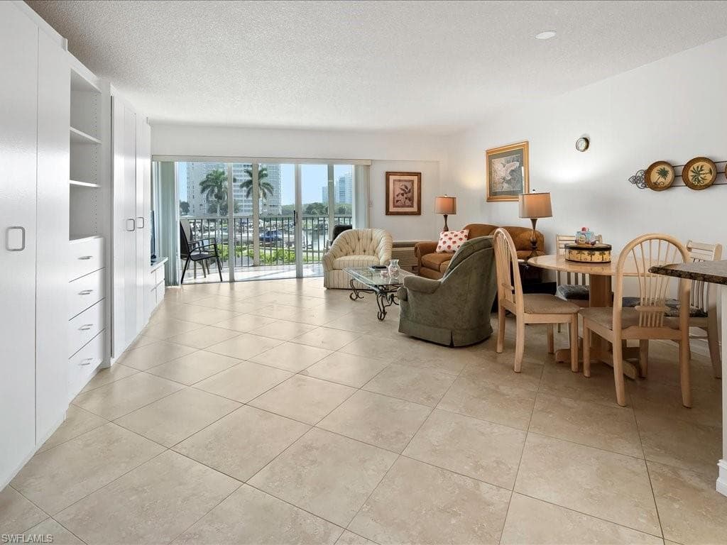 1 Bluebill Ave 302, Naples, FL 34108-2