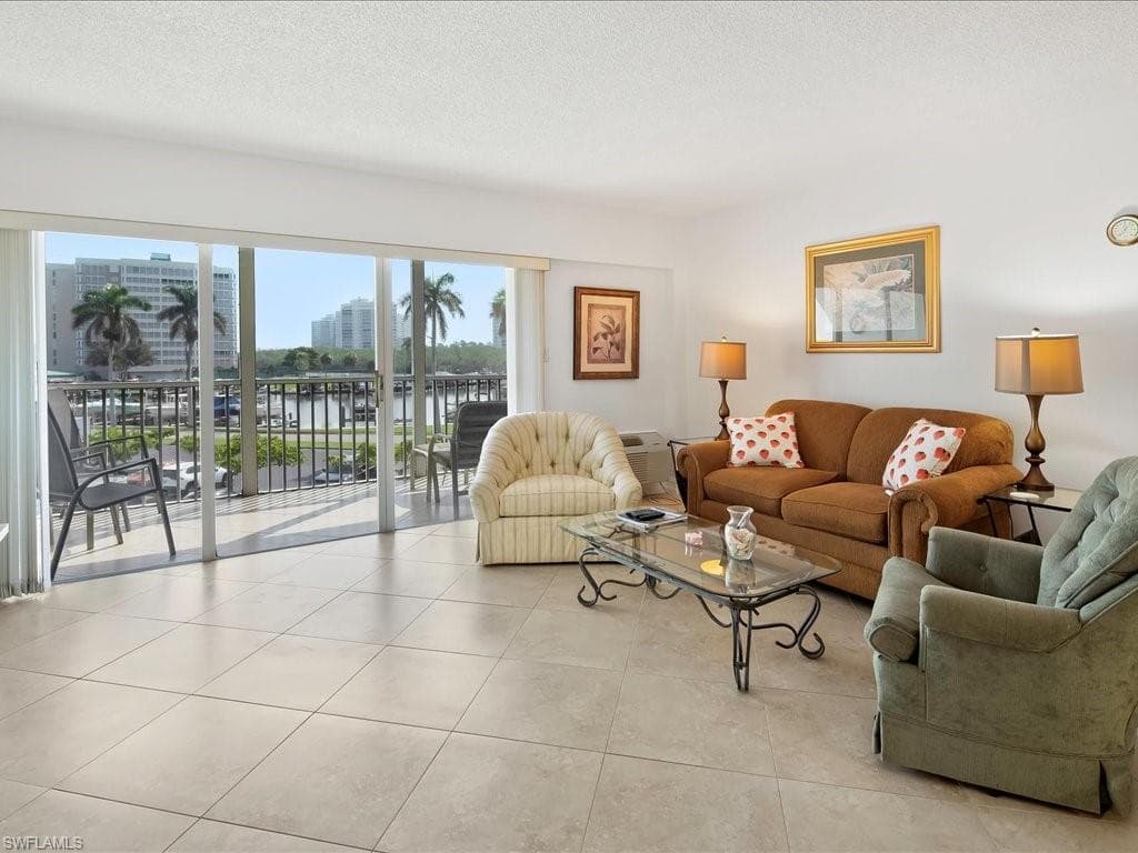 1 Bluebill Ave 302, Naples, FL 34108-4