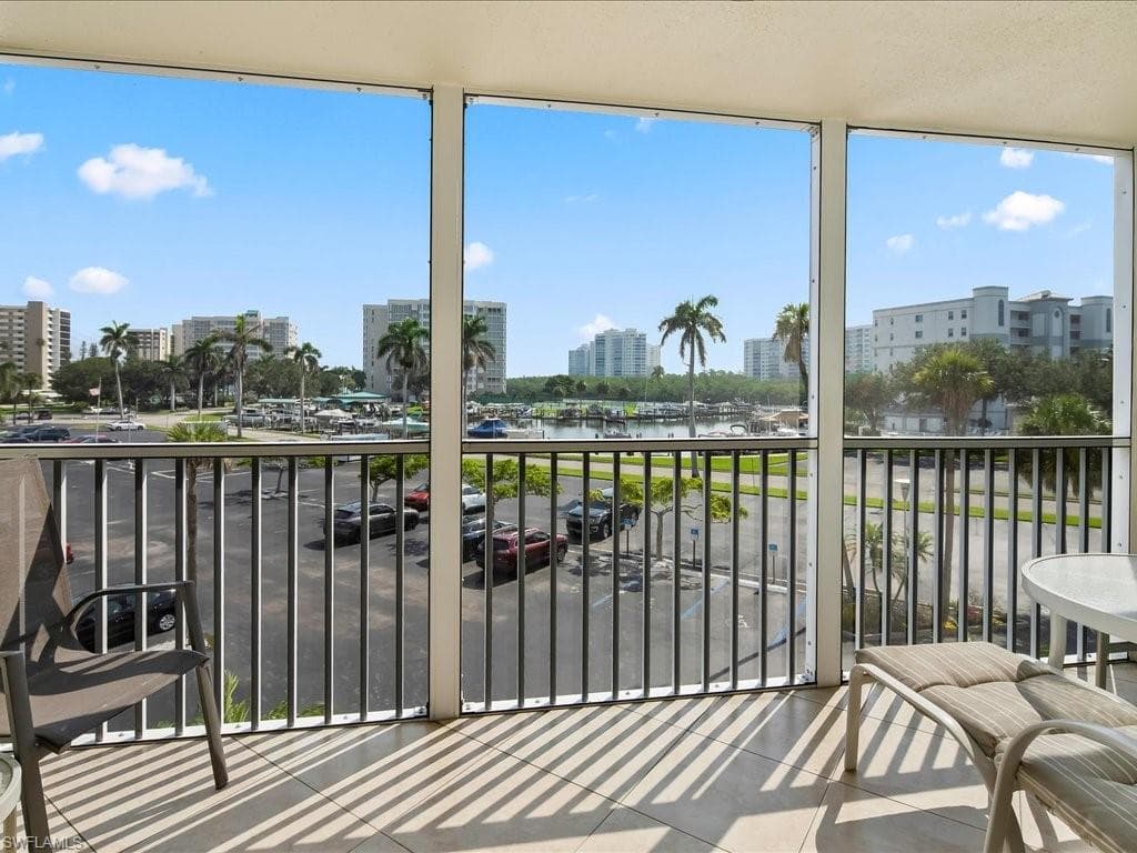 1 Bluebill Ave 302, Naples, FL 34108-6