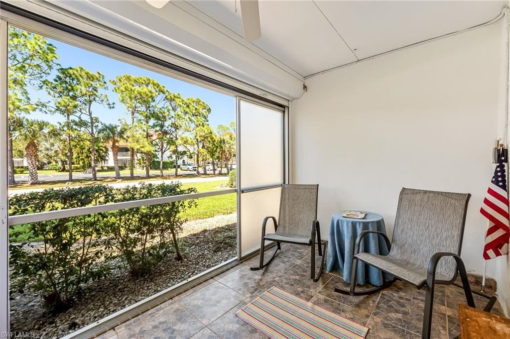 200 Valley Stream Dr 5b, Naples, FL 34113-21