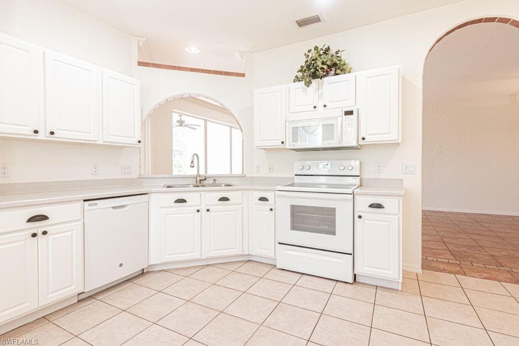 3301 Coconut Island Dr 101, Estero, FL 34134-13