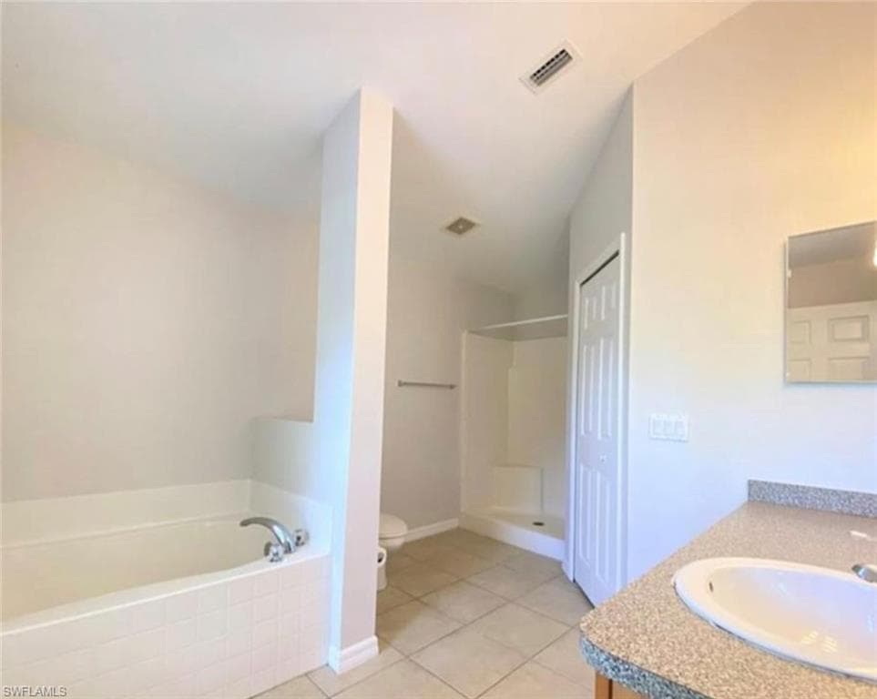 4839 18th St NE 1, Naples, FL 34120-11