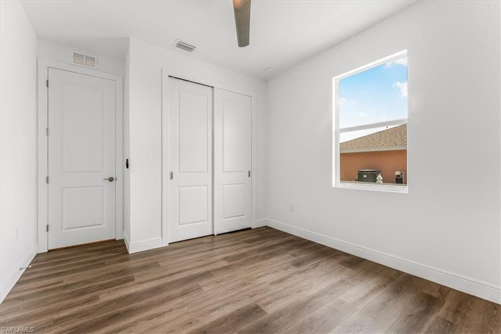 1013 39th Ter, Cape Coral, FL 33909-9