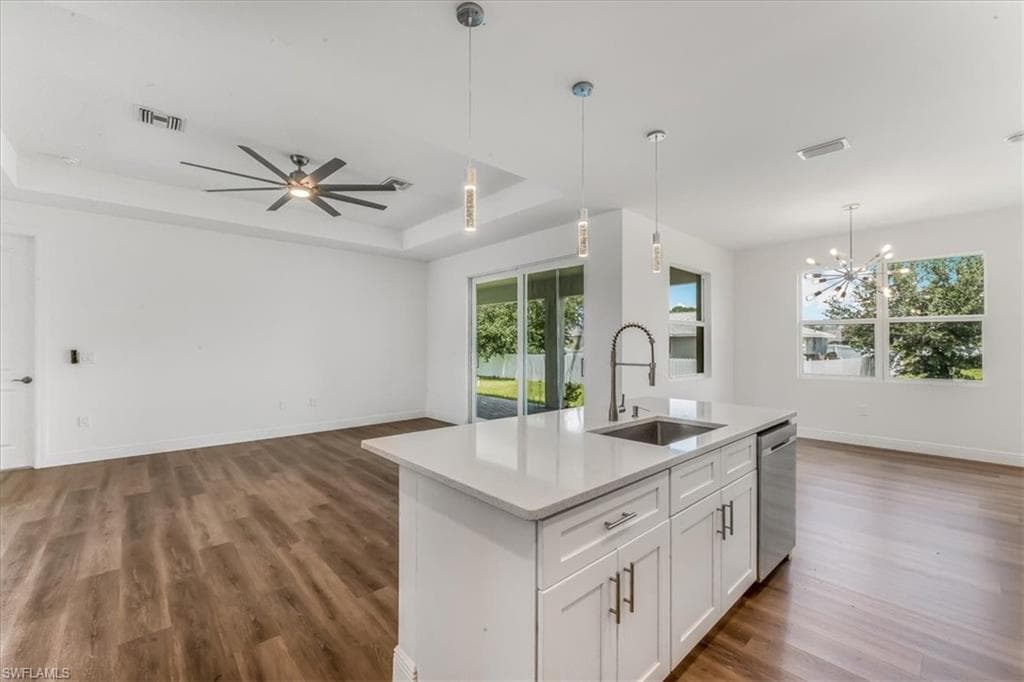 1013 39th Ter, Cape Coral, FL 33909-13