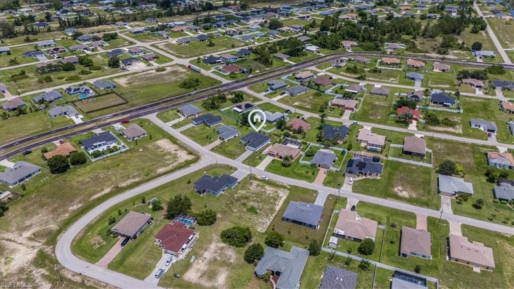 1013 39th Ter, Cape Coral, FL 33909-39