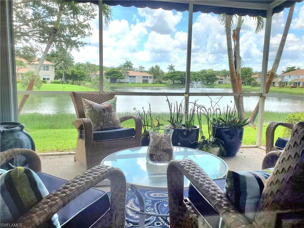 385 Dover Pl 4-402, Naples, FL 34104-10