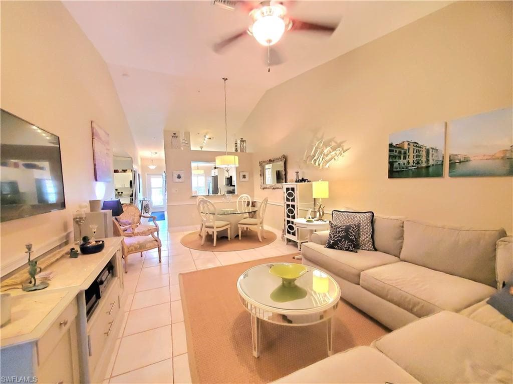 385 Dover Pl 4-402, Naples, FL 34104-11