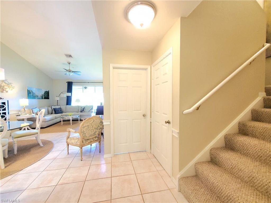 385 Dover Pl 4-402, Naples, FL 34104-31