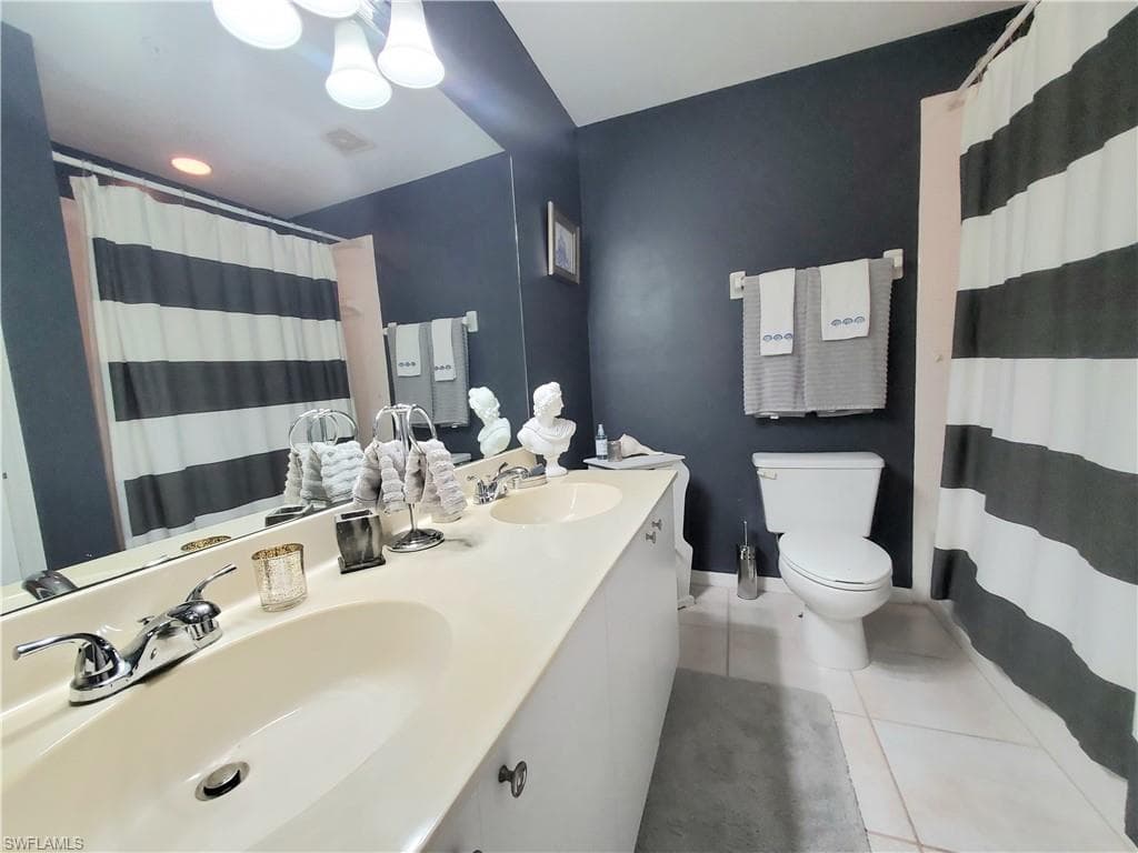 385 Dover Pl 4-402, Naples, FL 34104-34