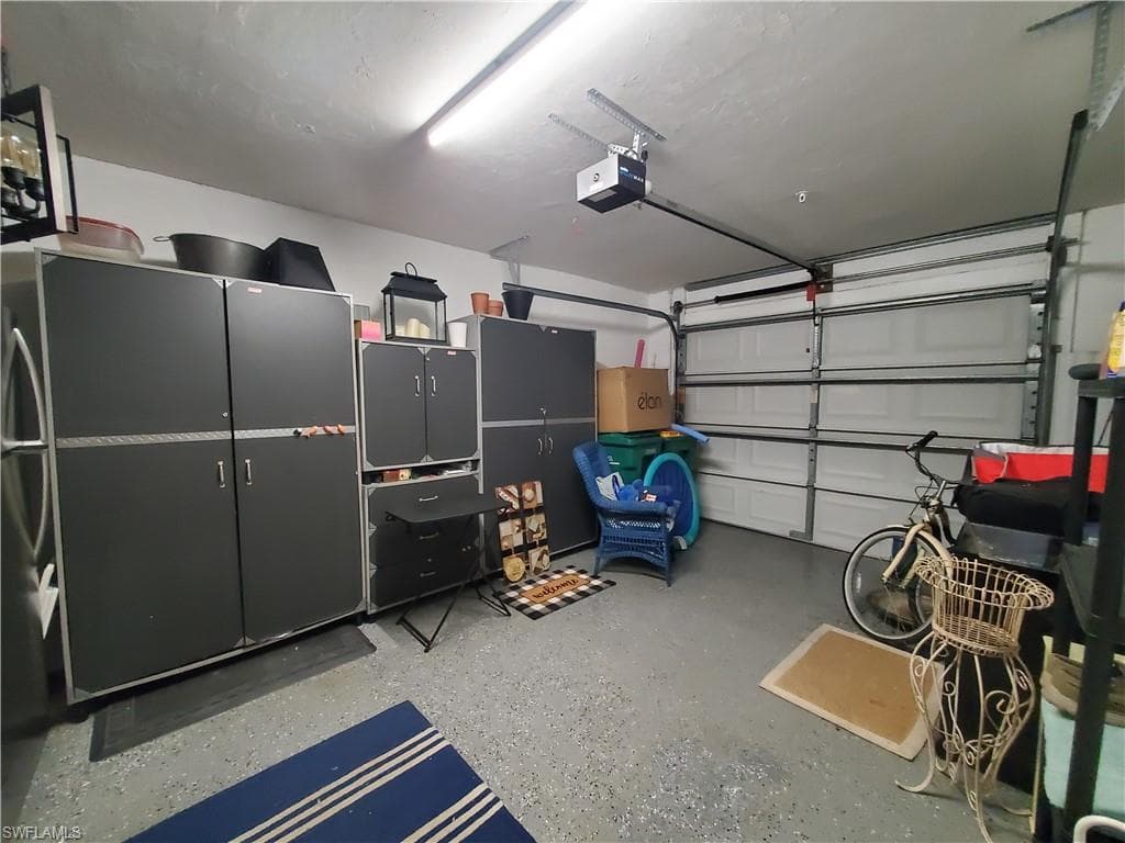 385 Dover Pl 4-402, Naples, FL 34104-40