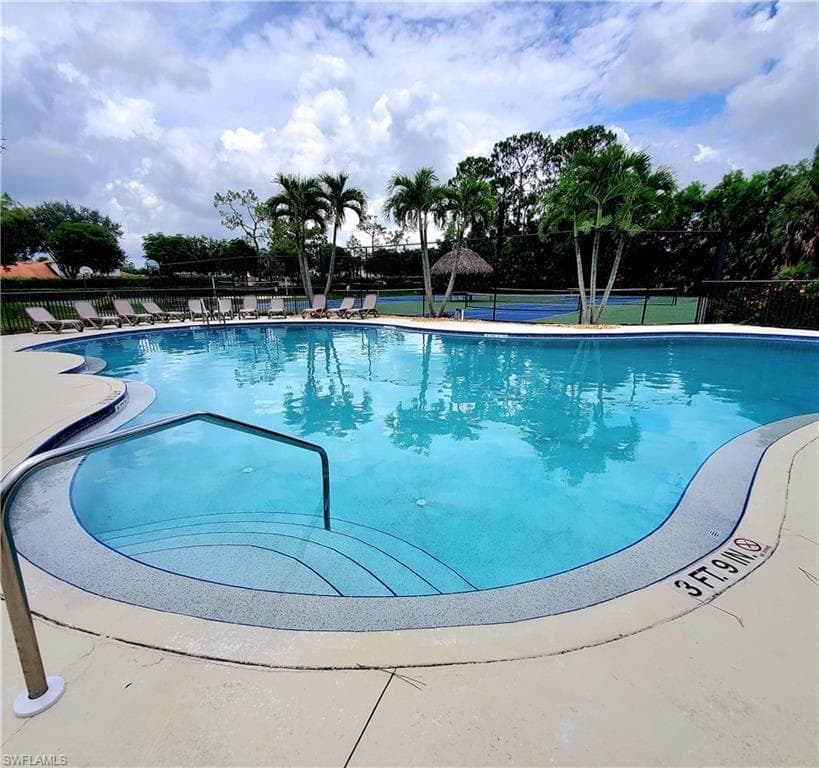 385 Dover Pl 4-402, Naples, FL 34104-41