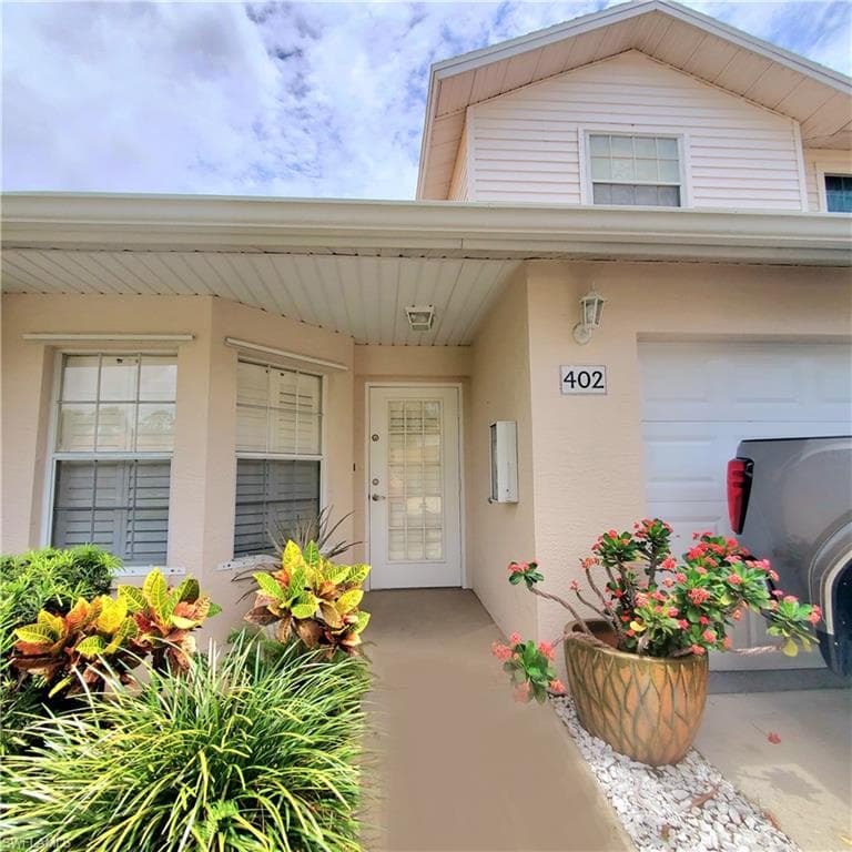 385 Dover Pl 4-402, Naples, FL 34104-5