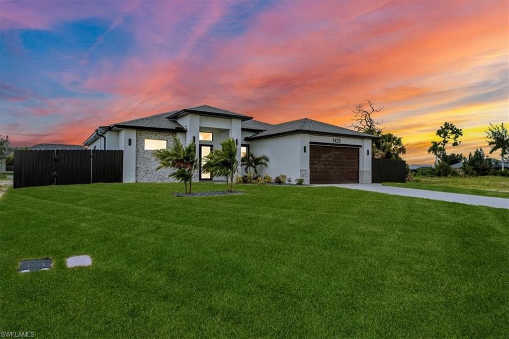 1425 11th Ct, Cape Coral, FL 33991-3