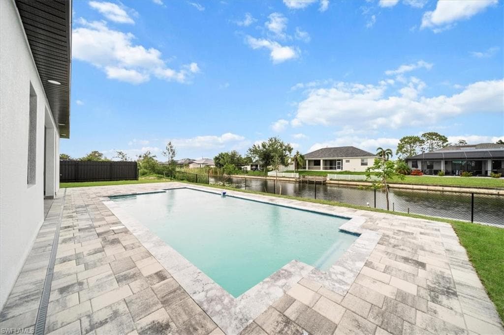 1425 11th Ct, Cape Coral, FL 33991-48