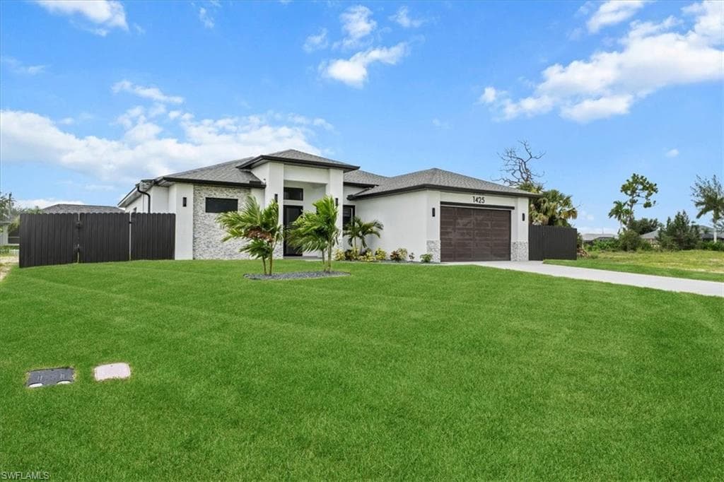 1425 11th Ct, Cape Coral, FL 33991-7