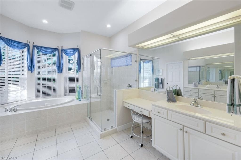 8397 Northhampton Ct, Naples, FL 34120-16