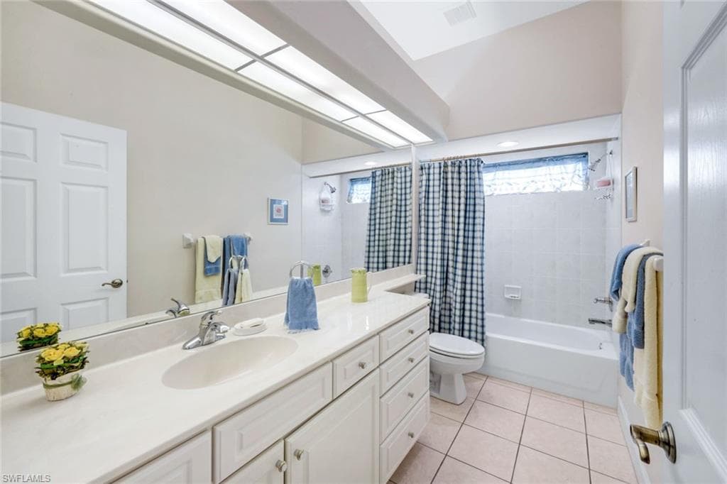 8397 Northhampton Ct, Naples, FL 34120-19