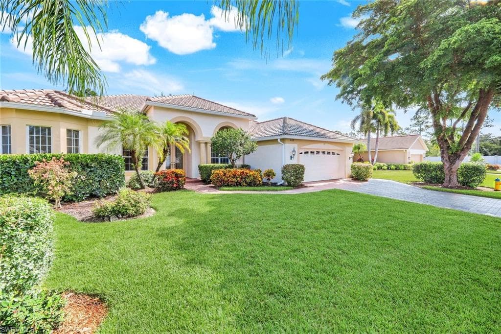 8397 Northhampton Ct, Naples, FL 34120-2