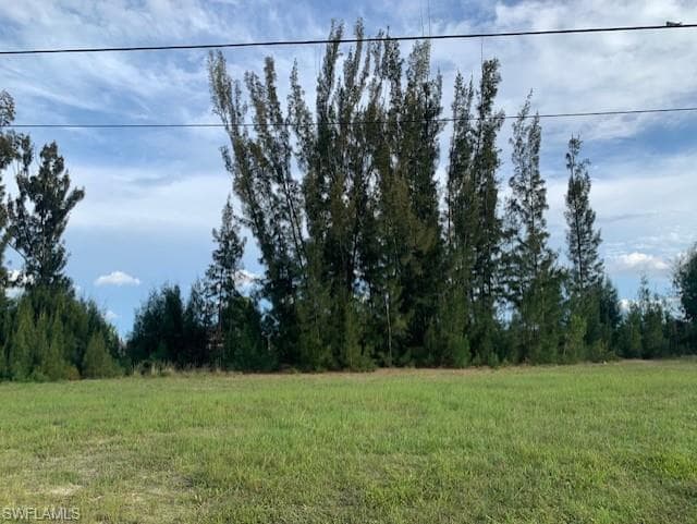 2806 6th Ter, Cape Coral, FL 33993-5