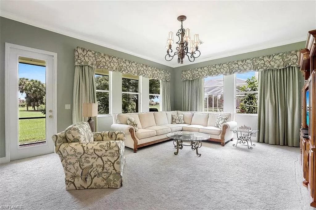 1724 Birdie Dr, Naples, FL 34120-10