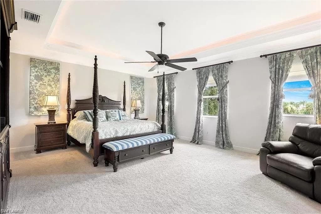 1724 Birdie Dr, Naples, FL 34120-21