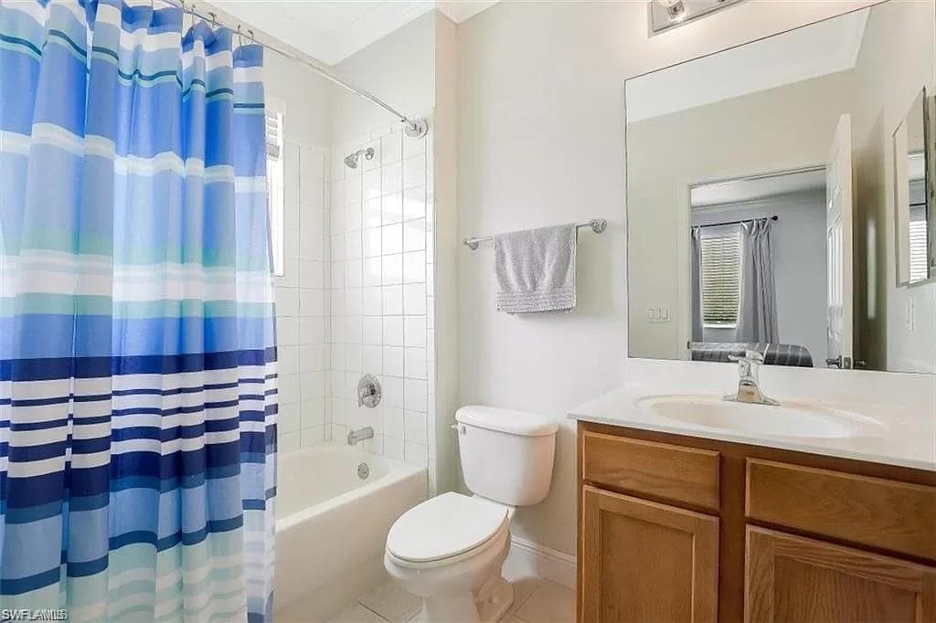 1724 Birdie Dr, Naples, FL 34120-27