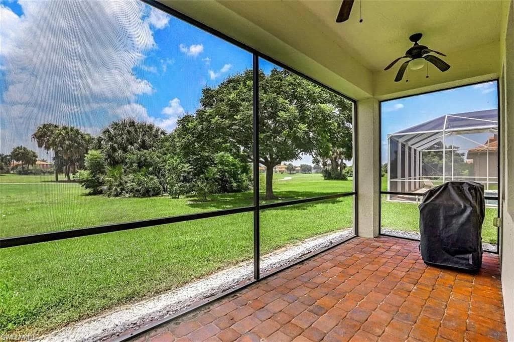 1724 Birdie Dr, Naples, FL 34120-33