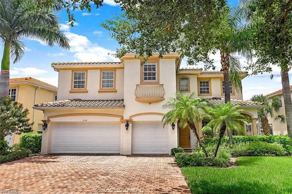 1724 Birdie Dr, Naples, FL 34120-38